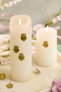 Porte-bougie en laiton fait main en forme de cœur avec monogramme M gravé pour la décoration de table de la Saint-Valentin - Product Image 3
