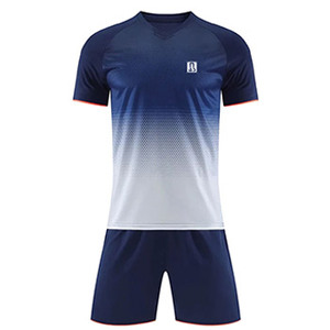 Tenue de football athlétique moderne, coupe confortable, matière respirante, idéale pour les entraînements, les matchs et les tournois. - Product Image 1