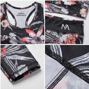 Ensemble de yoga floral 2 pièces North Approach : Crop top dos nageur et leggings taille haute, anti-transpiration et respirant - Product Image 4