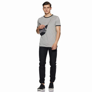 Camiseta de Manga Corta Gris para Hombre con Ribete en Contraste Negro, Cuello Redondo, Corte Regular, Tejido Jersey Informal, 100% Algodón, Color Sólido - Product Image 3