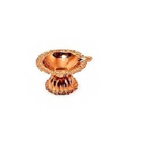 Lampe à huile Diya en cuivre de qualité supérieure, motif nature morte, forme ronde, pour Puja, artisanat traditionnel, décoration festive pour temple domestique - Product Image 1