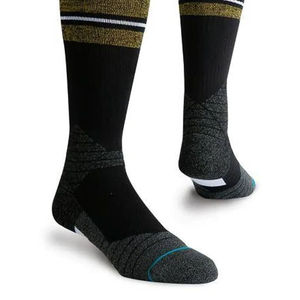 Chaussettes en tricot respirantes et à séchage rapide pour hommes, personnalisables avec logo brodé, couleurs variées, idéales pour le yoga et le fitness, vente en gros pour l'automne - Product Image 4
