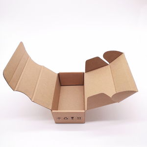 Boîte d'expédition en <span class=keywords><strong>carton</strong></span> ondulé robuste et sécurisée <span class=keywords><strong>pour</strong></span> le <span class=keywords><strong>transport</strong></span> <span class=keywords><strong>de</strong></span> sauces piquantes, avec bouteilles en verre personnalisées à pelliculage mat – Vente en gros - Product Image 2