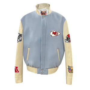 Chaqueta Varsity de Lana y Cuero de los Kansas City Chiefs en Azul Bebé - Product Image 1