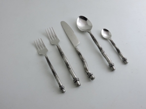 Juego de Cubiertos de Acero Inoxidable con Acabado Espejo, Diseño Vintage de 5 Piezas, Resistente al Óxido, Apto para Lavavajillas, Ecológico - Product Image 5
