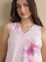 Robe chemise à imprimé floral rose, manches trois quarts, longueur midi, coupe ample, col rabattu, coton tissé, tenue décontractée d'été