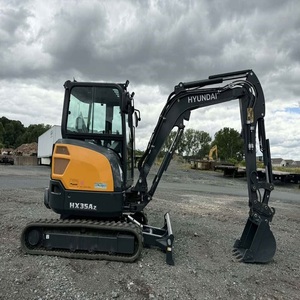 Mini-excavatrice Hyundai avec accessoires polyvalents pour le creusement, l'élimination du sol, l'aménagement paysager et la préparation efficace des chantiers - Product Image 2