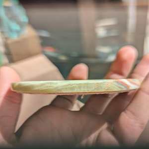 Ensemble de six sous-verres en onyx avec support, sous-verres en pierre sculptés à la main, décoration élégante pour la maison - Product Image 4