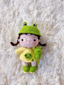 Muñeca de Ganchillo para Bebé con Mascota, Hecha a Mano con Hilo de Algodón, Éxito de Ventas para Navidad - Product Image 3