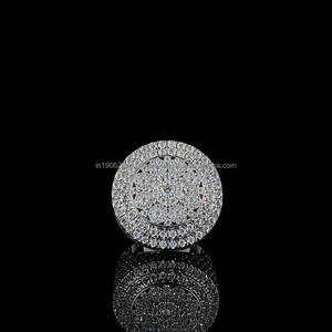Bague surdimensionnée en moissanite circulaire avec double bordure entièrement pavée, design audacieux style hip-hop - Product Image 4