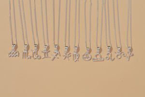 Colgante Zodilac de Moissanita, Minimalista, Unisex, para Uso Diario, Diseño Personalizado con Iniciales, Hipoalergénico, Personalizable - Product Image 6