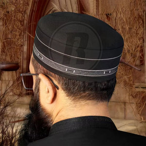 Nouveaux chapeaux modestes pour hommes, style unique, finition soignée, qualité supérieure. - Product Image 2