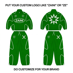 ชุดวอร์มกันลม ZAINI สำหรับผู้ชาย น้ำหนัก 300 กรัม ผลิตจากโพลีเอสเตอร์ถัก สีเขียว แต่งแถบสีขาว พร้อมปักโลโก้ตามสั่ง ชุดลำลองมีฮู้ดสำหรับฤดูหนาว เหมาะสำหรับการฝึกซ้อม - Product Image 1