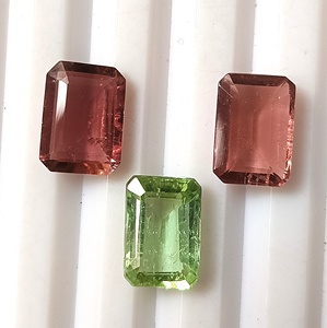 Turmalina Multicolor Pastel Natural de 7.90 Ct, Corte Esmeralda 7x10 mm, Par de Gemas Sueltas de 3 Piezas con Juego de Color Rosa y Verde Zambia - Product Image 4