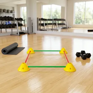 Conjunto de Entrenamiento de Agilidad Deportiva para Niños con Cuatro Conos Amarillos, Postes de Obstáculos Rojos y Verdes, Material Flexible de PVC para Práctica al Aire Libre - Product Image 4
