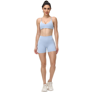Conjunto de Yoga Azul Claro, Top Corto con Tirantes Finos y Cuello Redondo, Pantalones Cortos de Cintura Alta, Ropa Deportiva Transpirable sin Costuras de 2 Piezas - Product Image 1
