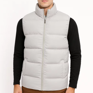Chaqueta Acolchada Sin Mangas Color Gris Claro Premium para Hombre, Ligera, Cálida, Aislada, con Cierre de Cremallera y Cuello Alto - Product Image 1