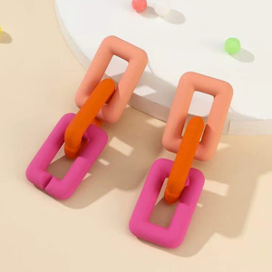 Boucles d'oreilles en résine pour femmes, bijoux tendance, couleur rouge, boucles d'oreilles en résine pour femmes, meilleure qualité à prix abordable, artisanat en résine. - Product Image 1
