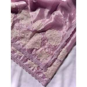 ผ้าไหมออริสแท้สีลาเวนเดอร์ ยี่ห้ออีลิท วีฟส์ ประดับด้วยงานปักลายดีไซเนอร์ น้ำหนัก 490 กรัม สำหรับงานแต่งงาน - Product Image 1