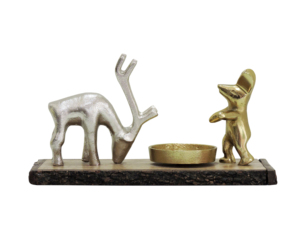 Porte-bougie décoratif en aluminium en forme de renne et d'ours avec base en bois, centre de table de Noël - Product Image 1