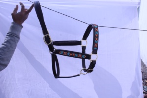 Harnais de cheval en cuir de qualité supérieure avec design perlé, harnais western rembourré réglable, têtière de cheval durable - Product Image 6