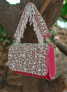 Nueva llegada impresionante hecho a mano en relieve pesado perla y piedra trabajo multicolor nupcial noche monederos mujeres pesado monedero Sling Bag - Product Image 2