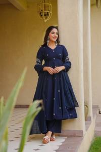 Conjunto de Salwar Kameez Azul Marino Tejido y Bordado sin Cuello para Mujer, Traje Largo con Lehenga para Fiesta o Boda - Product Image 3