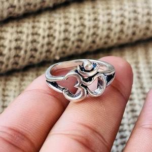 Bague Bohème Om en Laiton Plaqué Argent, Symbole Religieux Hindou, pour Homme, Certifiée par un tiers, Œil d'Argent, Vente en Gros - Product Image 6
