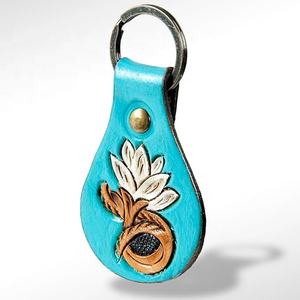 Llavero Vintage Unisex Cuero Tallado a Mano en Forma Exótica Accesorios de Cuero Elegantes - Product Image 1