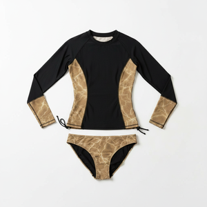Ensemble de maillot de bain rashguard personnalisé pour femme, haut à manches longues avec empiècements contrastants, bas de bikini imprimé sur le côté - Product Image 3
