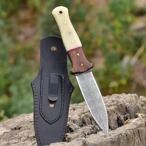 Couteau de chasse artisanal en acier Damas de qualité industrielle avec manche en os et étui en cuir pour le camping en plein air - Product Image 2
