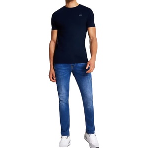 T-shirt imprimé à manches courtes pour homme, col rond, coupe ajustée, en coton extensible, avec logo personnalisé, en tissu jersey respirant, idéal pour l'été et les activités sportives. - Product Image 1