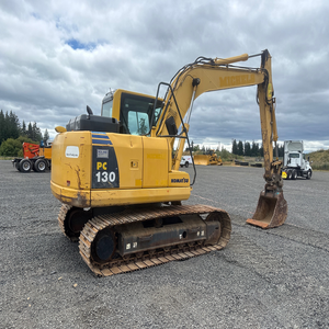 Excavadora de cadenas de servicio pesado PC130-8, modelo 2012, para construcción, movimiento de tierras y trabajos de servicios públicos - Product Image 1