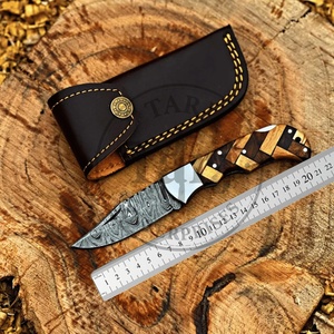 Couteau pliant artisanal en acier Damas, manche en bois mosaïque, couteau de poche, étui en cuir, vente en gros, fabricant OEM ODM TARJ ENTERPRISES - Product Image 1