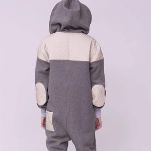 Mono de cuello alto con marca personalizada, tela de compresión elegante, estilo tech-streetwear, suministro a granel de fábrica - Product Image 3