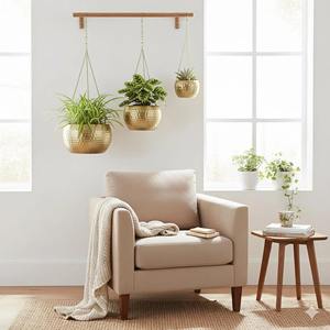 Elegante juego de macetas colgantes con acabado dorado martillado, ideal para decoración de paredes de balcones y montaje de jardines verticales interiores, procedente de la India. - Product Image 2