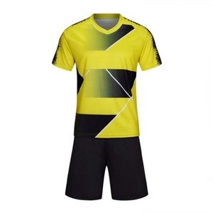 Tenue de football personnalisée de haute qualité pour hommes, 100% polyester, imprimée, respirante, à séchage rapide, ensembles d'entraînement, maillot pour adultes - Product Image 6