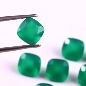 Lote al por mayor de piedras preciosas sueltas de ónix verde natural de 6x6 mm, corte cuadrado tipo cojín, facetadas y calibradas, para la fabricación de joyas. - Product Image 3