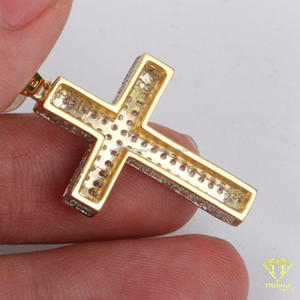 Pendentif Croix Premium avec Diamant de Laboratoire – Collier Hip Hop Tendance Urbaine - Product Image 3