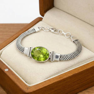 Bracelet en argent sterling 925 plaqué rhodium, fait main, style bohème, chaîne à maillons, pour femme, péridot vert, coupe ovale, réglable - Product Image 1