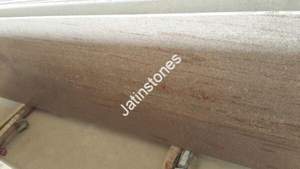 Dalle de pierre en granit de soie naturelle brute, texture beige à veines linéaires, matériau de construction décoratif pour revêtement mural et sol. - Product Image 2