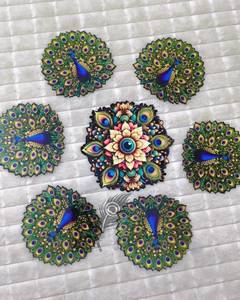 Juego de Rangoli Tradicional de Madera con Platos Circulares de Plumas de Pavo Real y Diseño Floral Premium al por Mayor - Product Image 3
