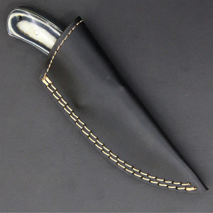 Couteaux de chasse avec lame finition stone-washed et manche antidérapant pour une prise fiable dans les environnements humides. - Product Image 4