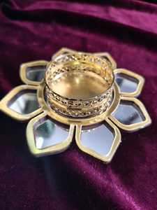 เชิงเทียนลายดอกบัวแบบกระจกสะท้อนแสงสำหรับตกแต่งเทศกาลดีวาลีปี 2026 ตกแต่งบันได ตกแต่งระเบียง ตกแต่งรังโกลี - Product Image 5