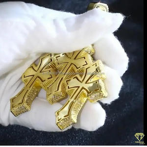 Pendentif croix haut de gamme avec finition en or jaune et or blanc et pierres de moissanite brillantes - Product Image 3