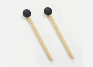 Paquete de 2 martillos de silicona con punta de goma y mango de madera para diapasones. - Product Image 4