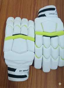 Guantes de Bateo de Cricket Cómodos y de Alta Calidad, Material de PU, Duraderos, Ligeros, Cierre de Tirón, Personalización de Logotipo, Talla y Color - Product Image 2