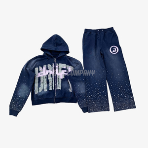 ชุดวอร์มผู้ชายประดับเพชรเทียม สีน้ำเงิน เสื้อฮู้ดซิปและกางเกงขายาว สไตล์สตรีทแฟชั่น - Product Image 1