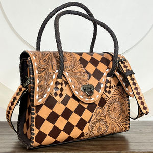 Sac fourre-tout élégant en cuir de vachette fait main par un designer, sac à bandoulière à motif floral ajouré, sac à main de cowgirl avec poignée tressée - Product Image 4
