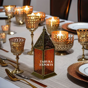 Lanterne en verre avec cadre en métal patiné et verre transparent Idéal pour les paramètres de style Ramadan Eid Éclairage d'ambiance confortable - Product Image 1
